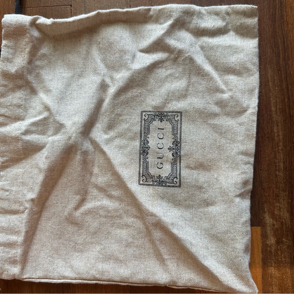 💯 Authentic Gucci Dust Cover - Picture 2 of 2